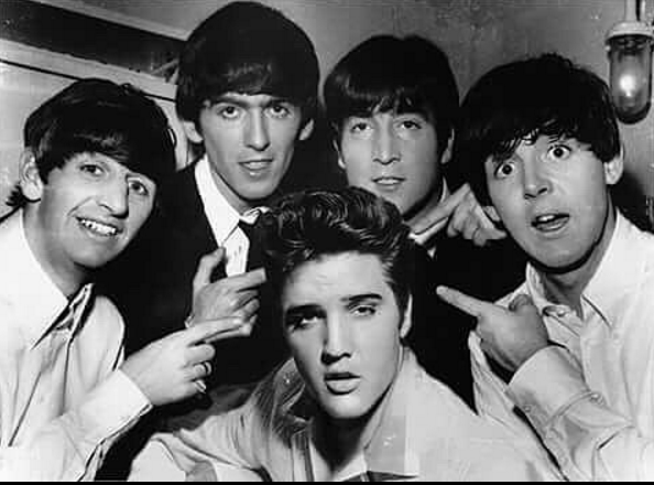 El dia que Los Beatles conocen a Elvis